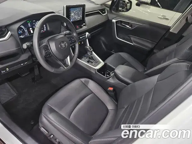 Toyota RAV4 2024 — Photo 6/18