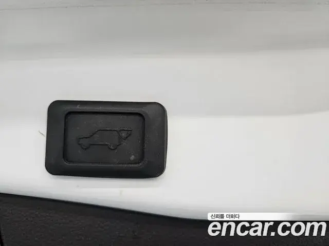 Toyota RAV4 2024 — Photo 8/18