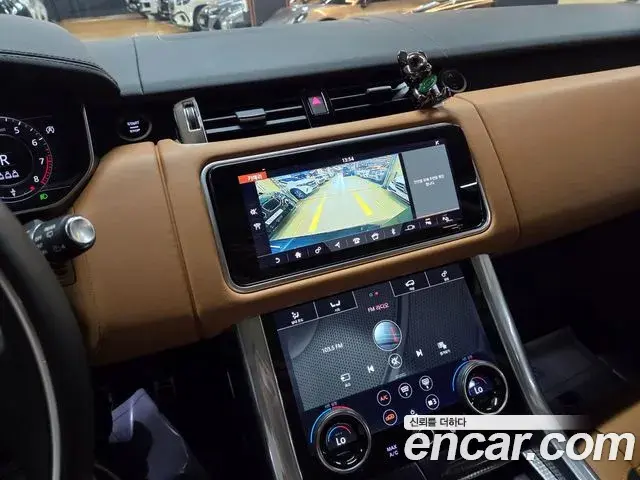 Land Rover Range Rover Sport 2022 — Photo 12/20