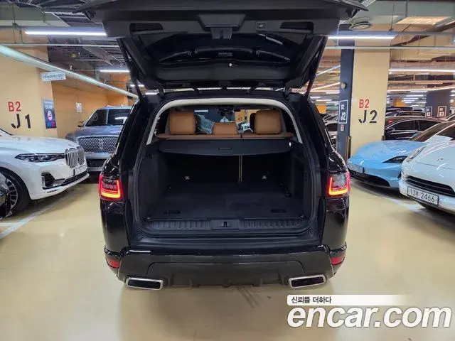 Land Rover Range Rover Sport 2022 — Photo 9/20
