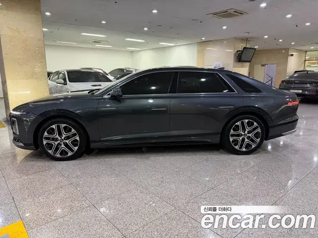 Hyundai Grandeur 2023 — Фото 2/20