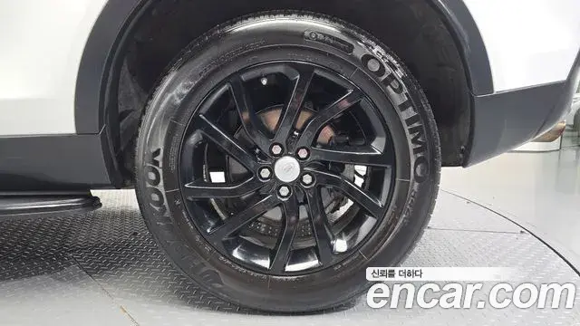 Land Rover Discovery Sport 2019 — ფოტო 21/33