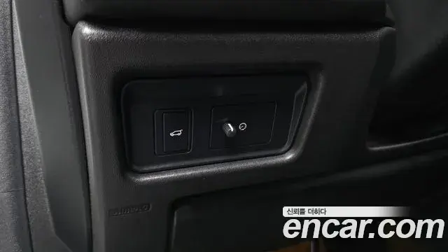Land Rover Discovery Sport 2019 — ფოტო 2/33