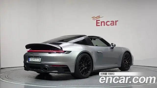 Porsche 911 2024 — ფოტო 13/32