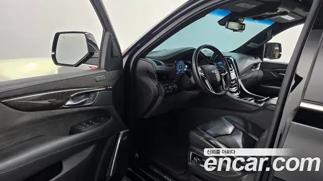 Cadillac Escalade 2019 — Фото 10/20