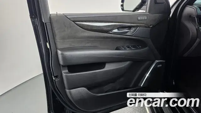 Cadillac Escalade 2019 — Photo 15/41