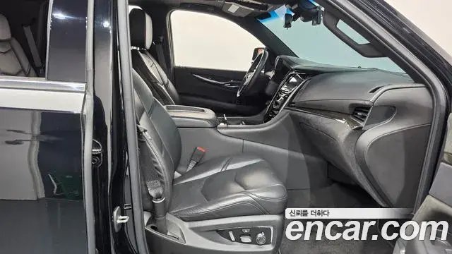 Cadillac Escalade 2019 — Photo 1/41