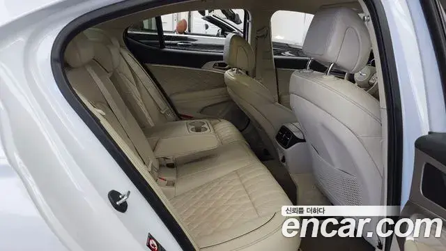 Genesis G70 2018 — ფოტო 22/35