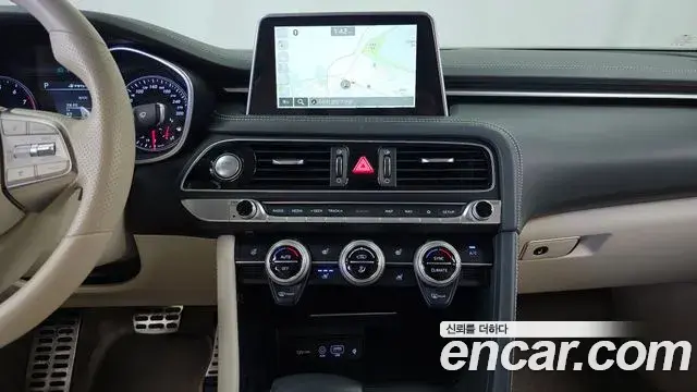Genesis G70 2018 — ფოტო 2/35