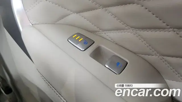 Genesis G70 2018 — ფოტო 17/35