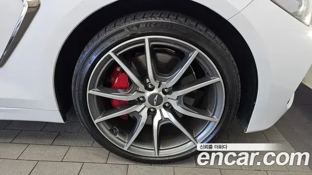Genesis G70 2018 — ფოტო 18/35