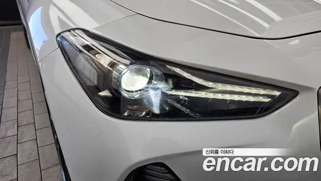 Genesis G70 2018 — ფოტო 1/35