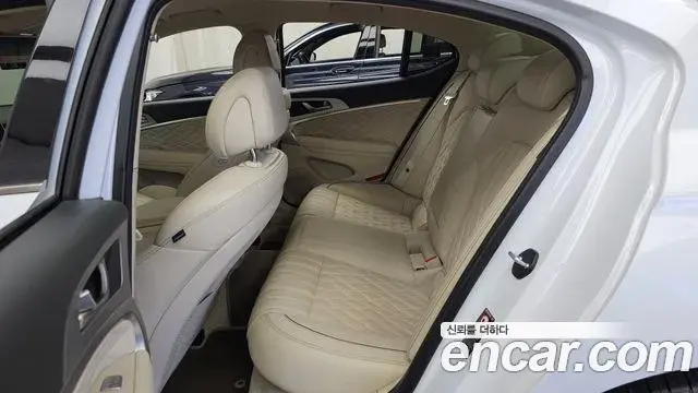 Genesis G70 2018 — ფოტო 24/35