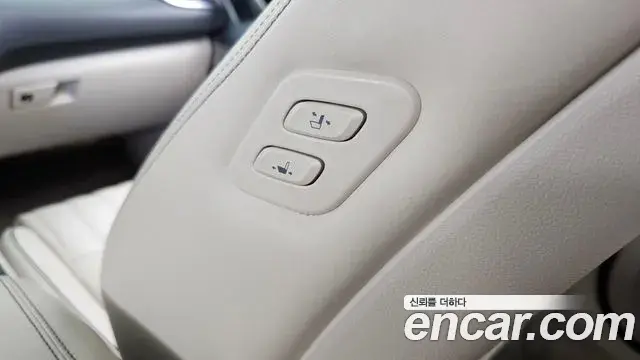 Genesis G70 2018 — ფოტო 25/35