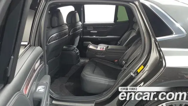 Genesis G90 2024 — Photo 27/39