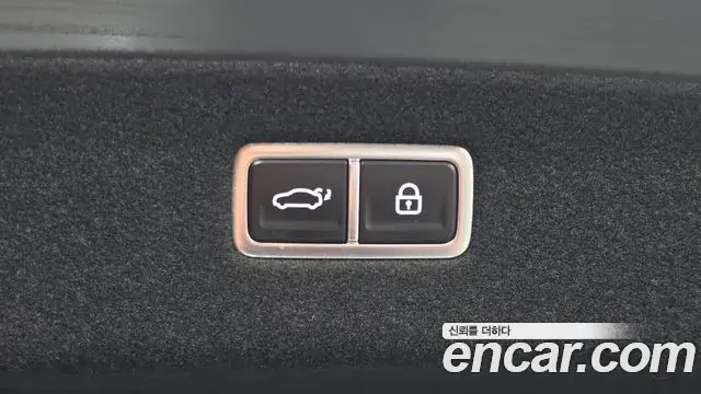 Genesis G90 2024 — Photo 17/39