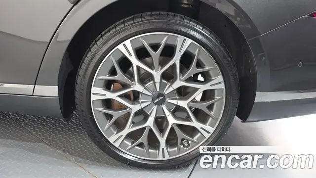 Genesis G90 2024 — Photo 21/39