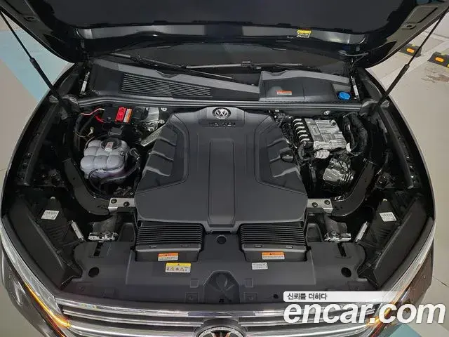 Volkswagen Touareg 2026 — ფოტო 1/20