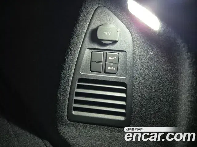Volkswagen Touareg 2026 — ფოტო 14/20