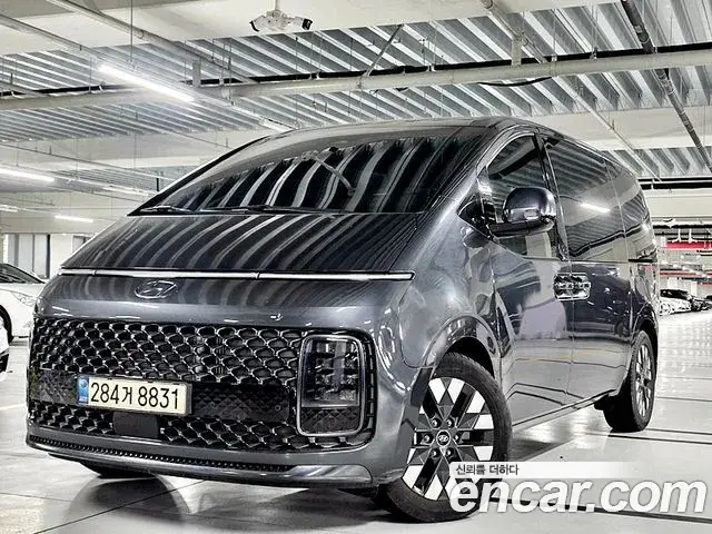 Hyundai Staria 2021 — ფოტო 14/17