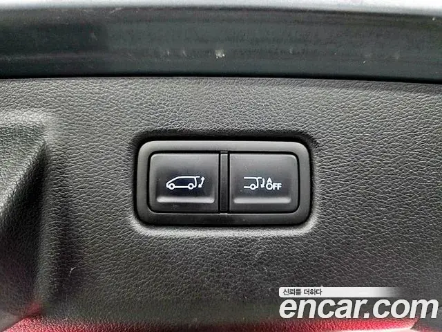 Hyundai Staria 2021 — ფოტო 3/17