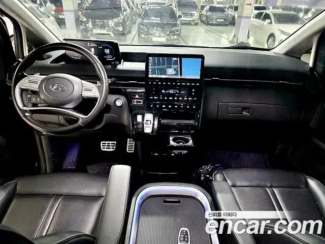 Hyundai Staria 2021 — ფოტო 9/17
