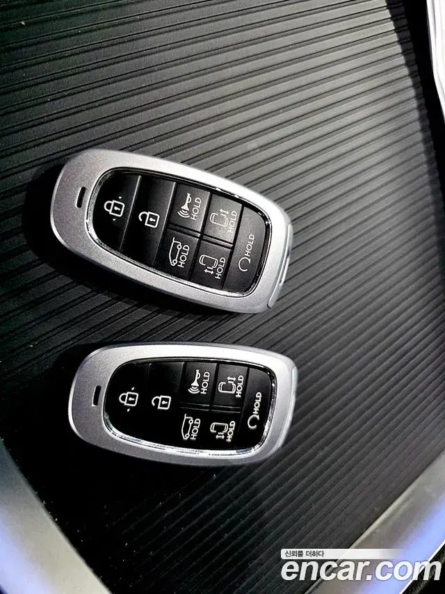 Hyundai Staria 2021 — ფოტო 4/17