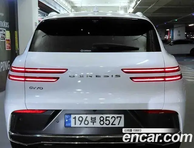 Genesis GV70 2024 — ფოტო 17/20