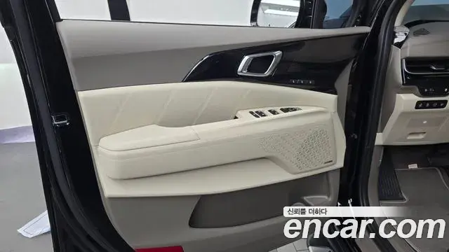 Kia Carnival 2025 — Photo 39/40