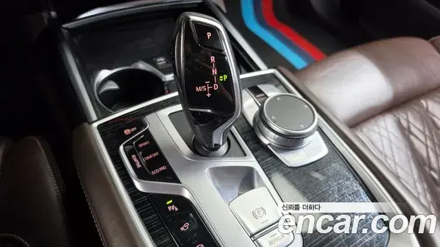 BMW 7 Series 2021 — Фото 9/20