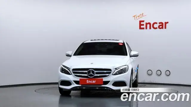 Mercedes-Benz C-Class 2018 — ფოტო 4/20