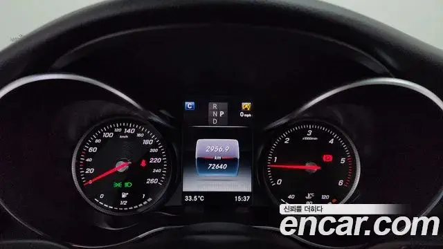 Mercedes-Benz C-Class 2018 — ფოტო 17/20
