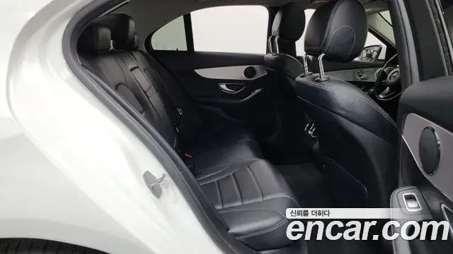 Mercedes-Benz C-Class 2018 — ფოტო 12/20