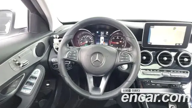 Mercedes-Benz C-Class 2018 — ფოტო 3/20