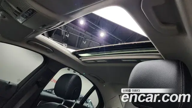 Mercedes-Benz C-Class 2018 — ფოტო 14/20