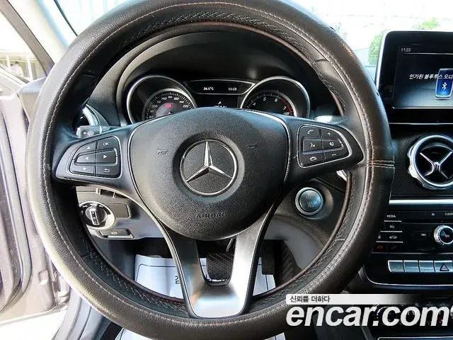 Mercedes-Benz GLA-Class 2018 — Фото 6/20