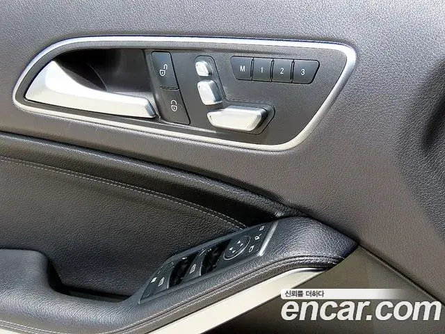 Mercedes-Benz GLA-Class 2018 — Фото 9/20