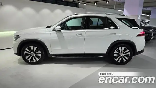 Mercedes-Benz GLE-Class 2026 — Фото 7/20