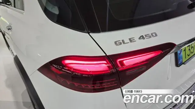Mercedes-Benz GLE-Class 2026 — Фото 13/20