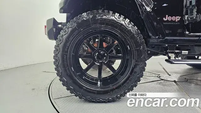 Jeep Wrangler 2020 — Şəkil 17/33