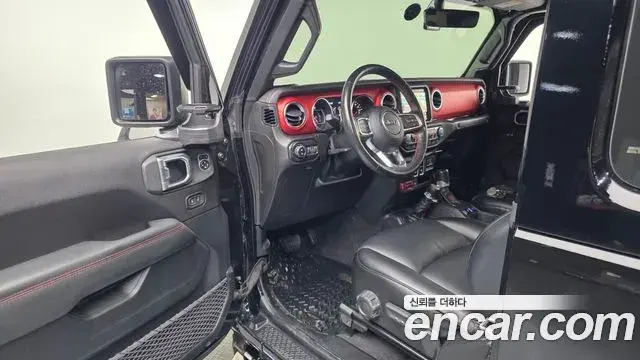 Jeep Wrangler 2020 — Şəkil 27/33
