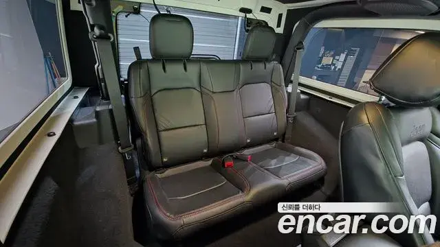 Jeep Wrangler 2020 — Şəkil 31/33
