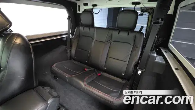 Jeep Wrangler 2020 — Şəkil 23/33