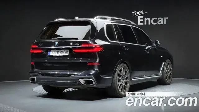BMW X7 2023 — Фото 2/20