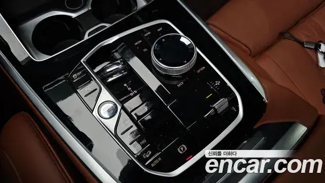BMW X7 2023 — Фото 9/20