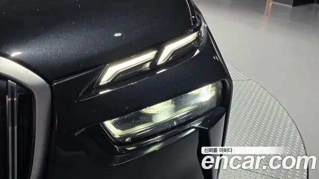 BMW X7 2023 — ფოტო 31/37