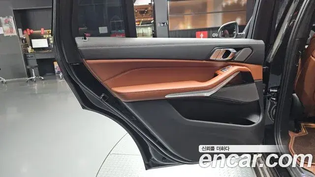 BMW X7 2023 — ფოტო 20/37
