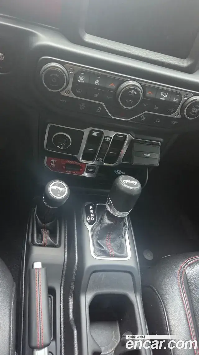 Jeep Wrangler 2019 — Photo 17/20