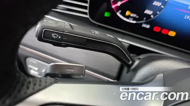 Mercedes-Benz GLE-Class 2023 — Photo 12/33
