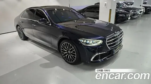 Mercedes-Benz S-Class 2025 — Photo 11/20